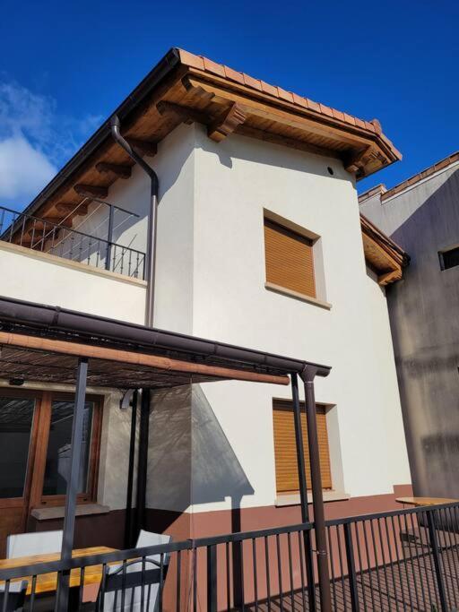 Casa Julio, Bonita Casa Comoda Y Espaciosa, Totalmente Reformada Con Terraza Y Jardin Privado Riezu Екстер'єр фото